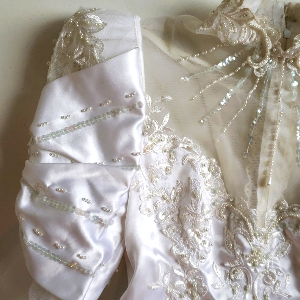 Wedding Dress Satin Lace Buttons Elegance Pearls Bling Vintage One of a Kind